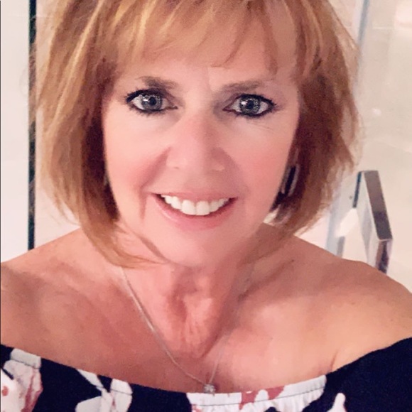 Meet your Posher, Janice - Picture 1 of 1